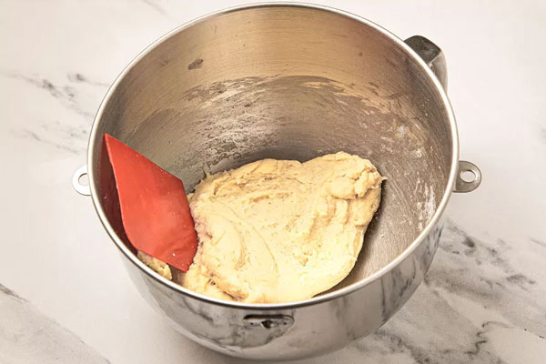 خمیر شیرینی لوتکا آماده شده