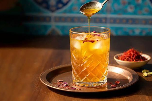 شربت خنک و گوارای زعفران برای پذیرایی در تابستان