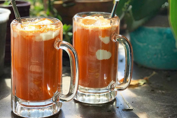 آب هویج بستنی در لیوان سرو 