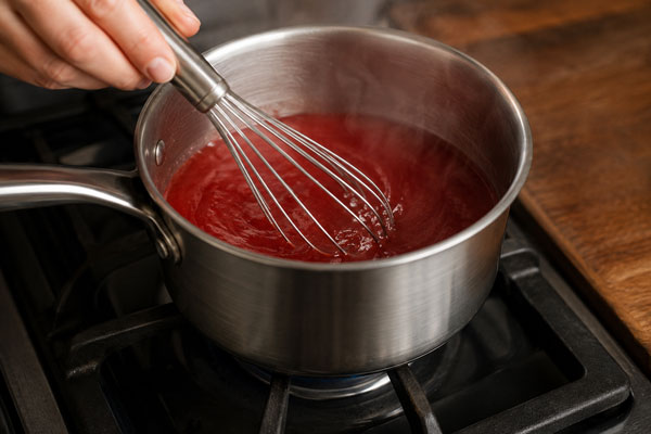 افزودن ژلاتین در تهیه پاستیل خانگی بدون گلوکز