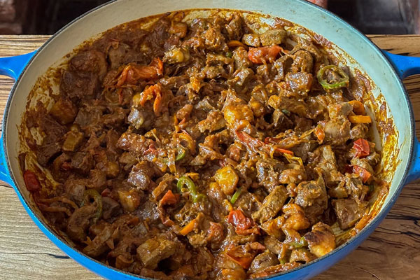 جغور بغور آماده در تابه برای سرو