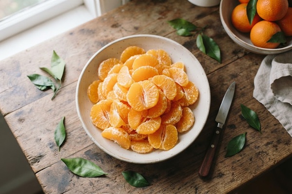جدا کردن پوست و هسته نارنج برای آب گیری