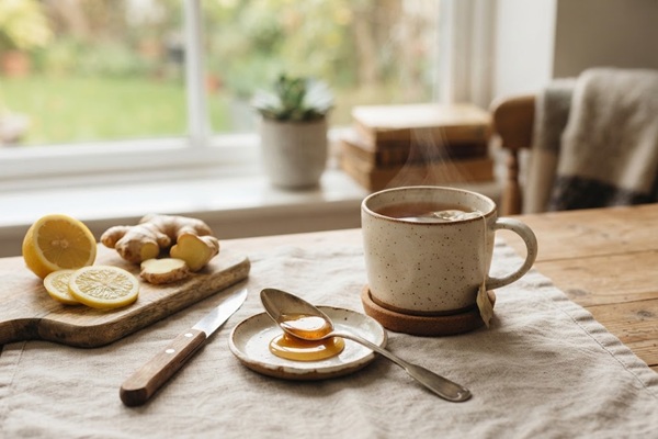 عسل برای گلودرد و سرفه