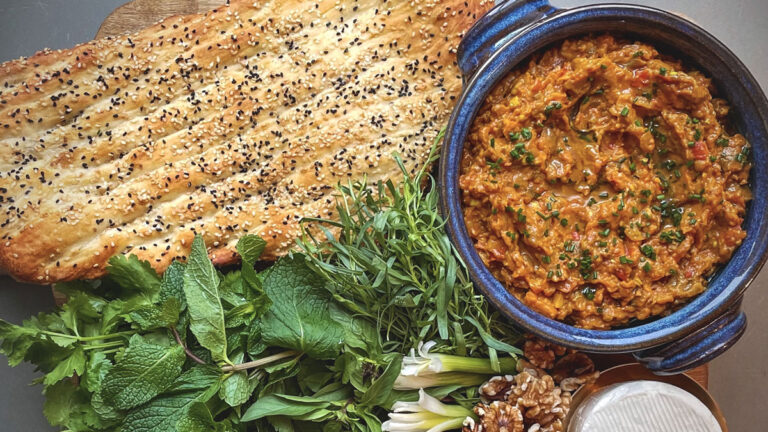 طرز تهیه میرزا قاسمی با کنسرو بادمجان