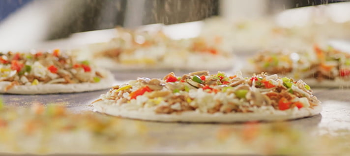 اولین خط تولید اتوماتیک پیتزا در خاورمیانه