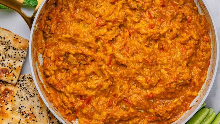 طرز تهیه میرزا قاسمی با رب گوجه